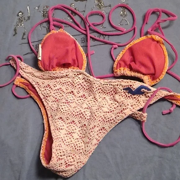 Hollister Bikini - Picture 2 of 3